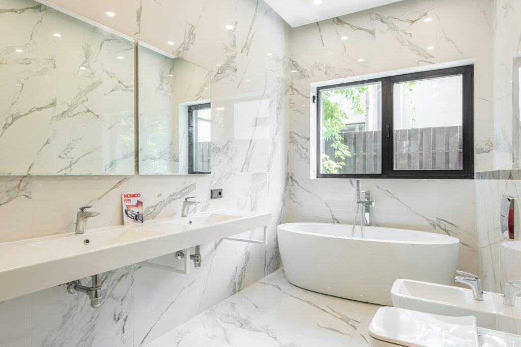 Incorporating White Tiles with Modern Bathroom Fixtures