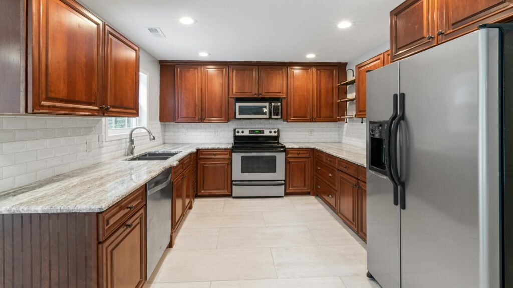 Benefits of Upper Cabinets