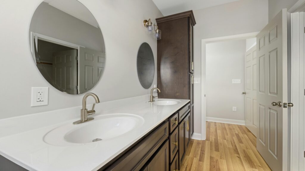 Benefits of Mirrors Bathroom Mirror's