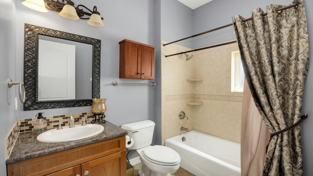 How to Use mirror on bathroom Effectively