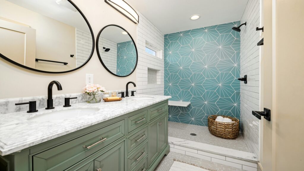 Introduction of Mirror on Bathroom